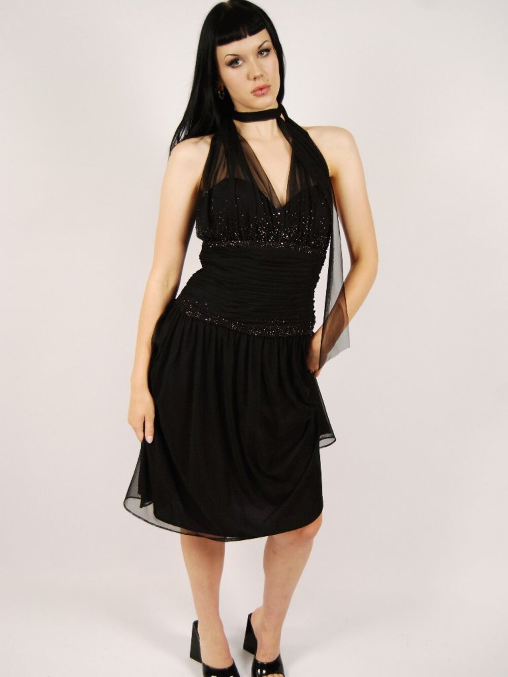 Y2K Prom Gown (M) medium black vintage midi dance homecoming beaded dress halter